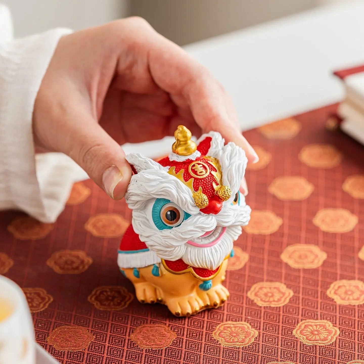 Tao Stones Radiant Guardian Lions: Handcrafted Desktop Prosperity Pair