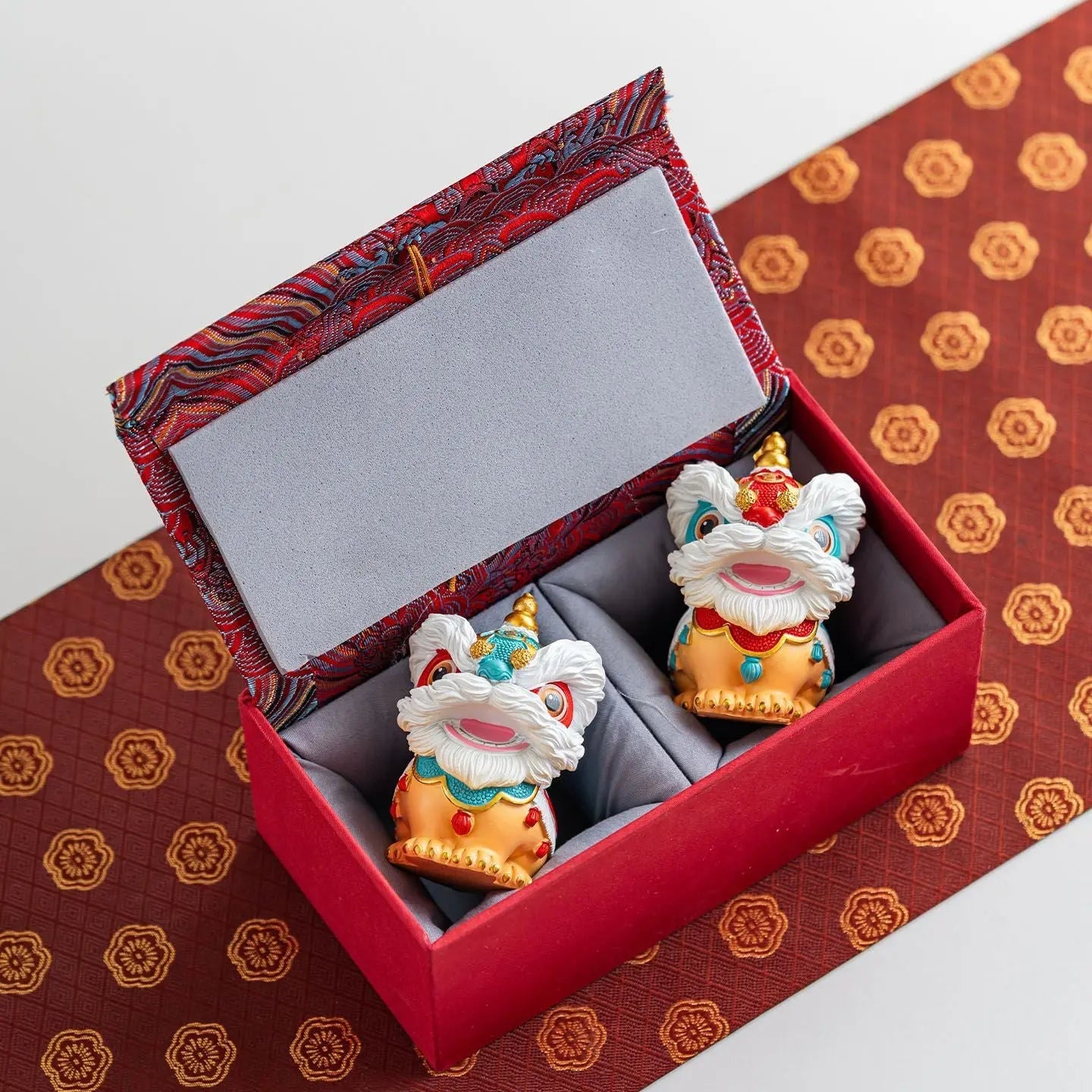 Tao Stones Radiant Guardian Lions: Handcrafted Desktop Prosperity Pair